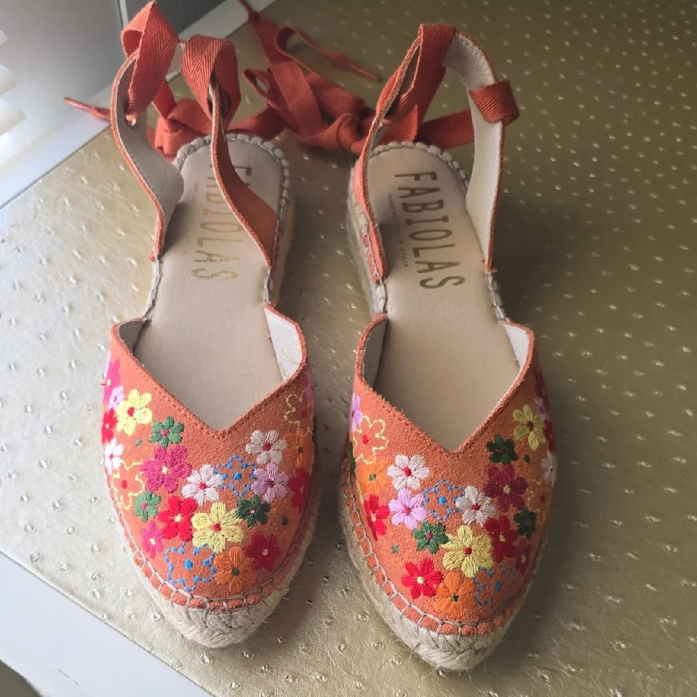 Fabiolas NEW Orange Floral Espadrille, NEW, sz 39 - Picture 2 of 10